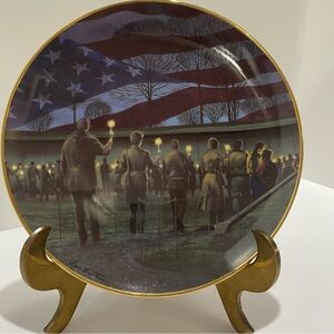 Franklin Mint "Candlelight Memorial" Vietnam Veterans Memorial Plate Troutman